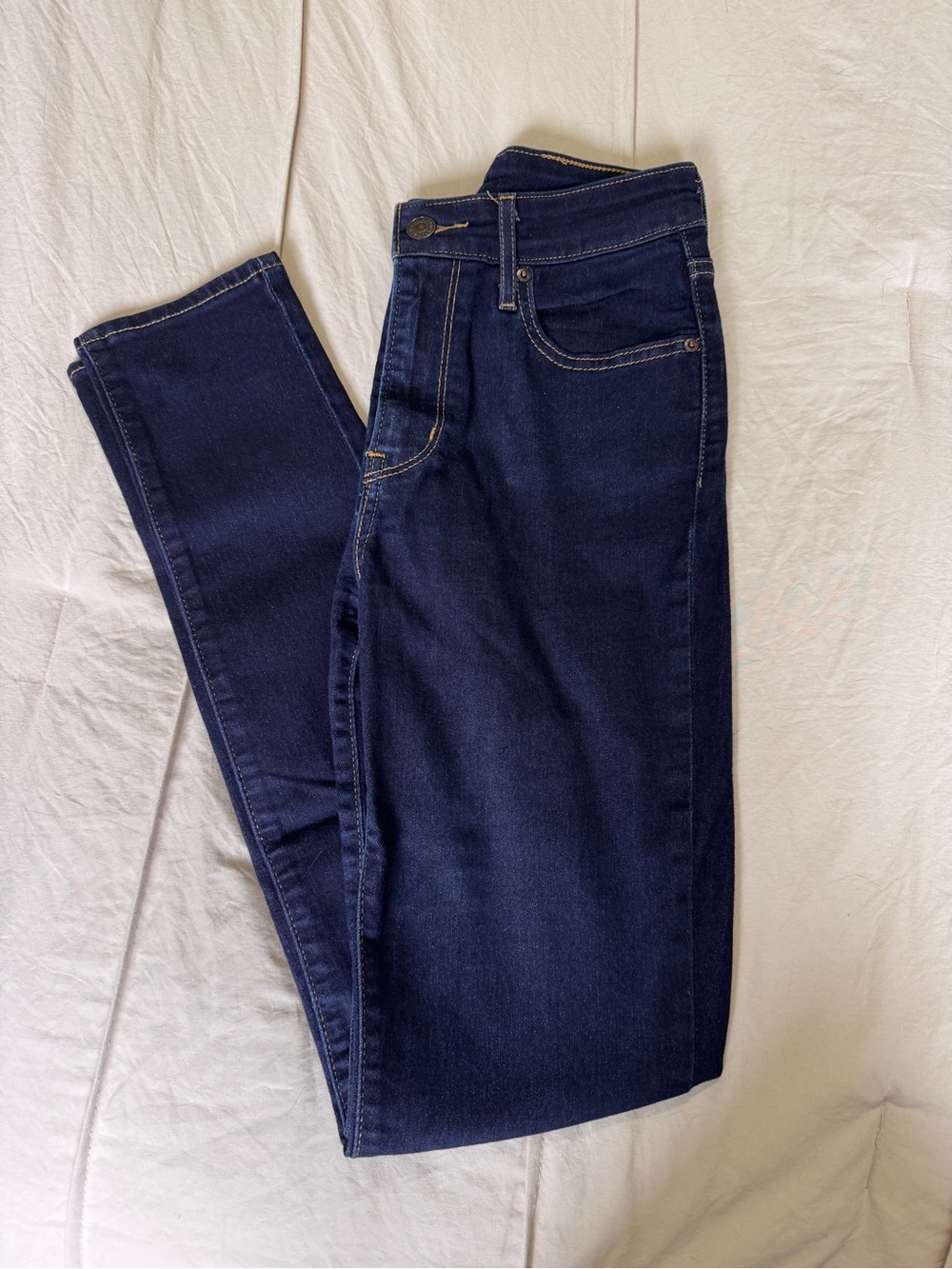 Women’s Levis Jeans Dark Blue Slim Fit